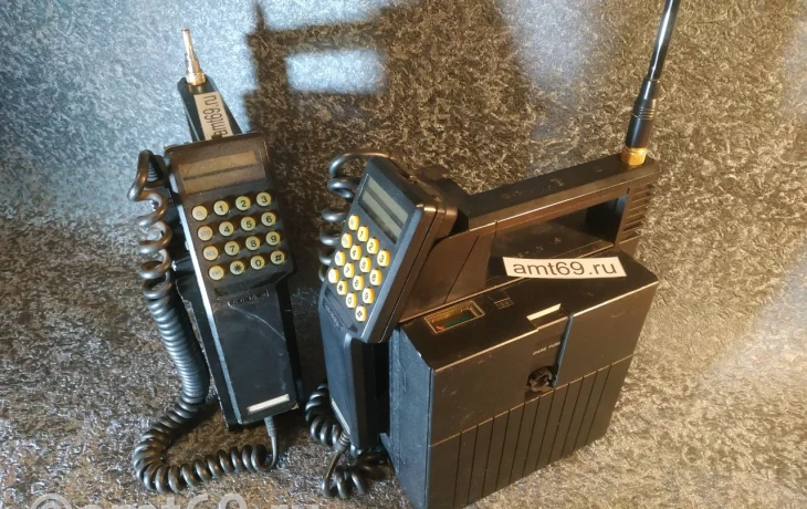 Первый сотовый телефон Первый сотовый телефон