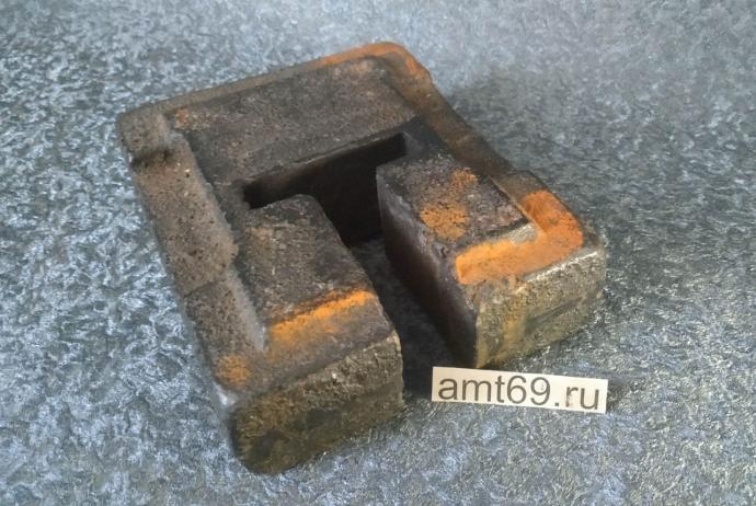 Чугунная театральная грузка крупным планом Чугунная театральная грузка крупным планом