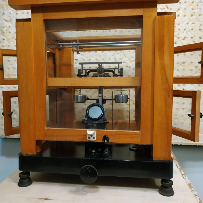 Весы микрохимические СССР