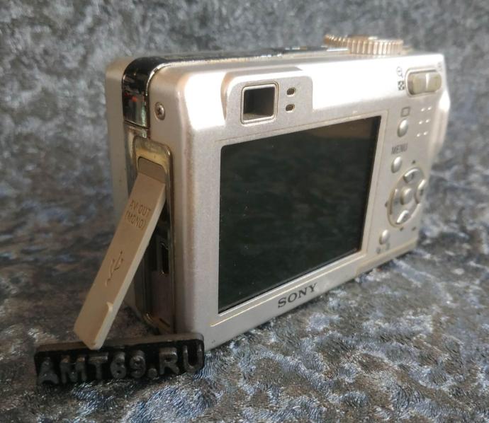 Цифровой фотоаппарат Sony Cyber-shot DSC-W7 (2005) в ретро-коллекции AMT69